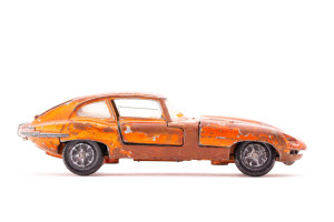 Sportwagen | Jaguar | E-Type | Orange | kleine Lackschäden | 1960 | Dinky Toys | Andrea Helbling