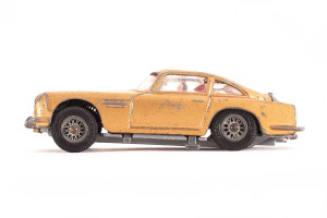 Sportwagen | Aston Martin | D85 | Gold | Sand im Getriebe | 1960 | Corgi | Gerard Epelbaum