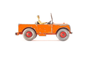 Geländewagen | Land Rover | unbekannt | Orange | Klimaanlage defekt | 1950 | Dinky Toys | Martin Sigrist