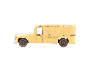 Krankenwagen | Daimler | Unbekannt | Weiss | Sand im Getriebe | 1950 | Lesney | Martin Sigrist