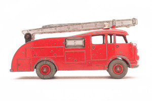 Feuerwehrauto | Unbekannt | Fire Engine | Rot | Brandschaden | 1960 | Dinky Toys | Patrick Gutenberg