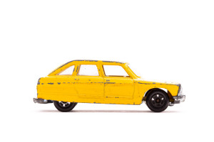 Limousine | Citroën | Ami 8 | Gelb | Sitzpolster zerschlissen | 1970 | Polystil | Remo Bräuchi